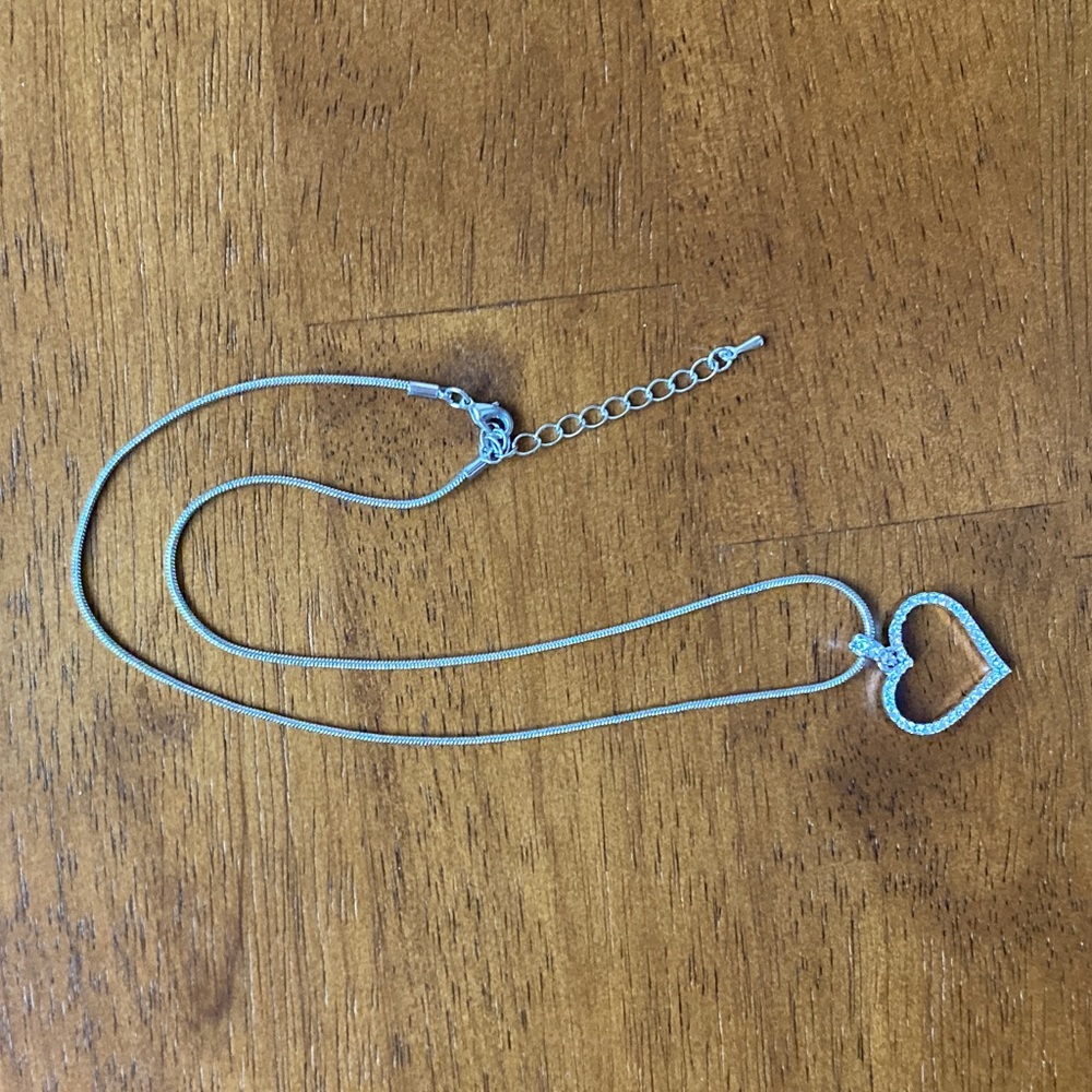 Heart Pendant With Chain - Picture 6 of 7